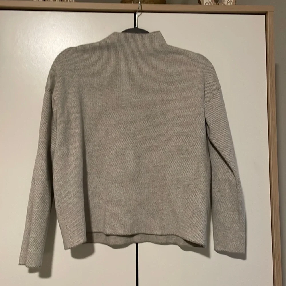 Gray turtleneck - Picture 1 of 1